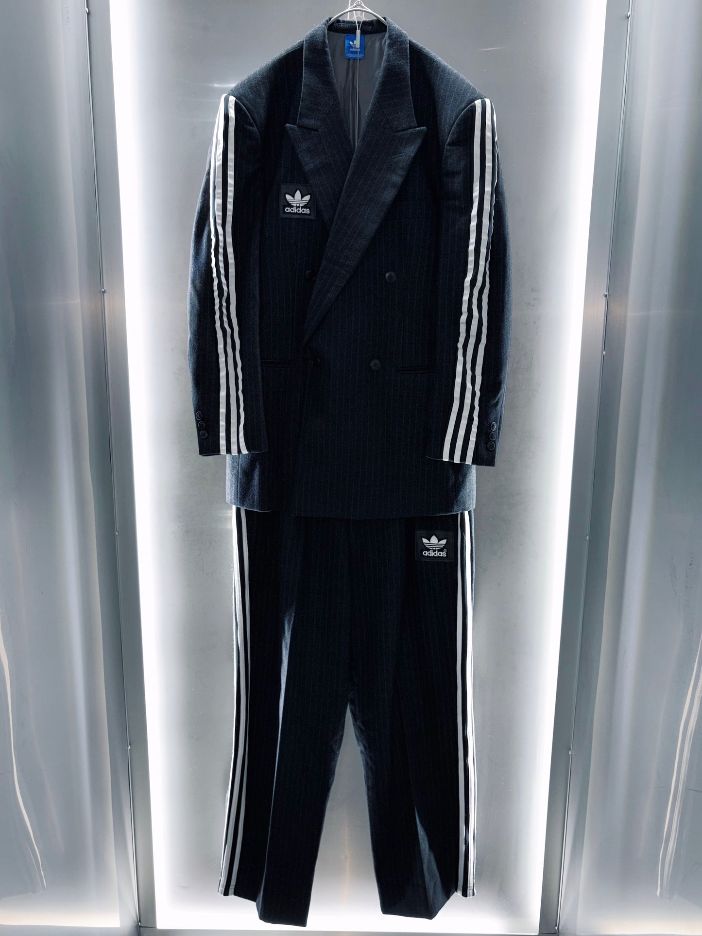 special "original re:meke" vintage
"adidas"× vintage double breast SETUP three strip edition