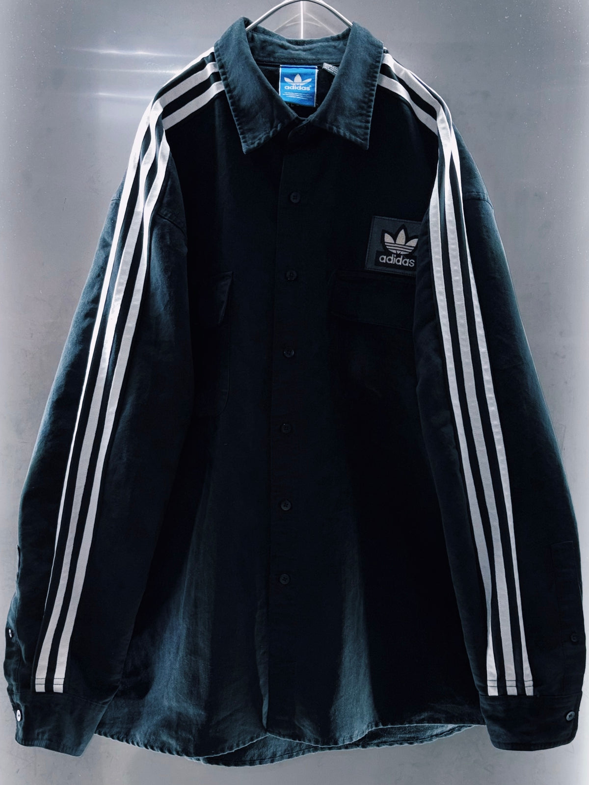 special "original re:meke" vintage
"adidas"× vintage loose shirt three strip edition