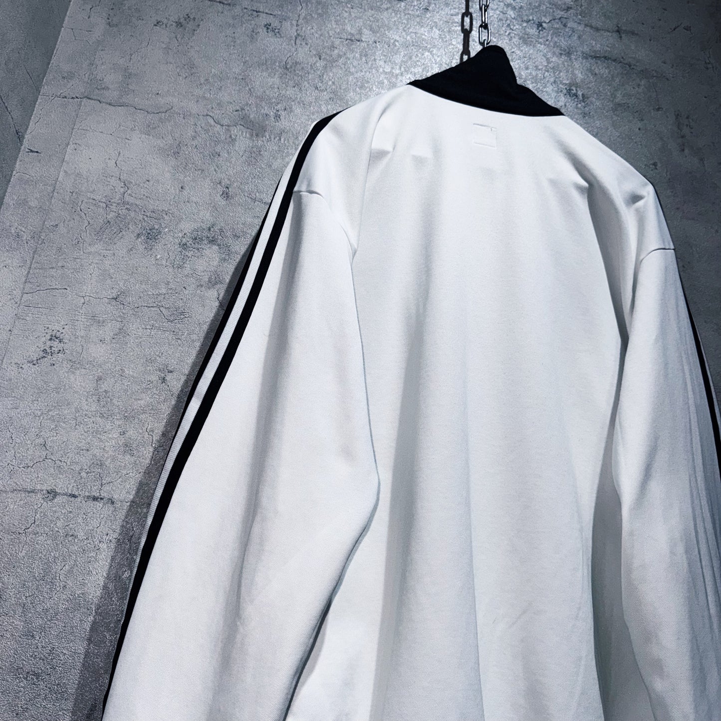 "ADIDAS Originals"monotone color design track jacket