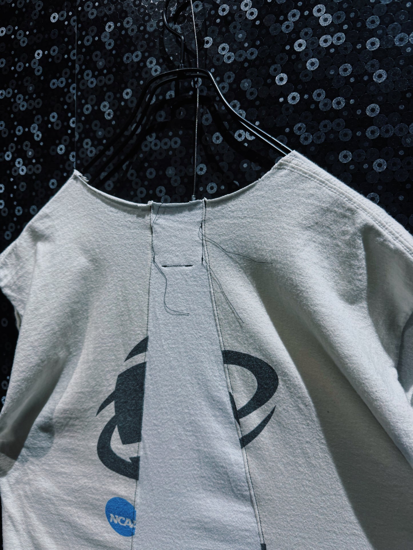 【ÆIEM】再倖築 “Split Championship” Docking No Sleeve T-shirt