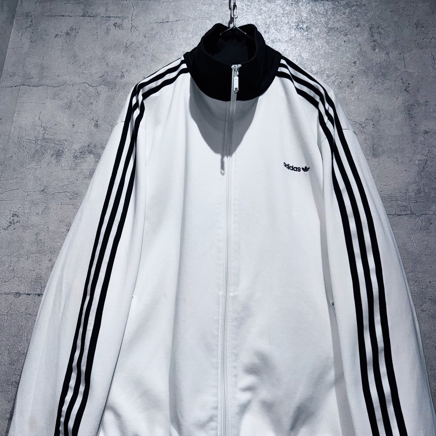 "ADIDAS Originals"monotone color design track jacket