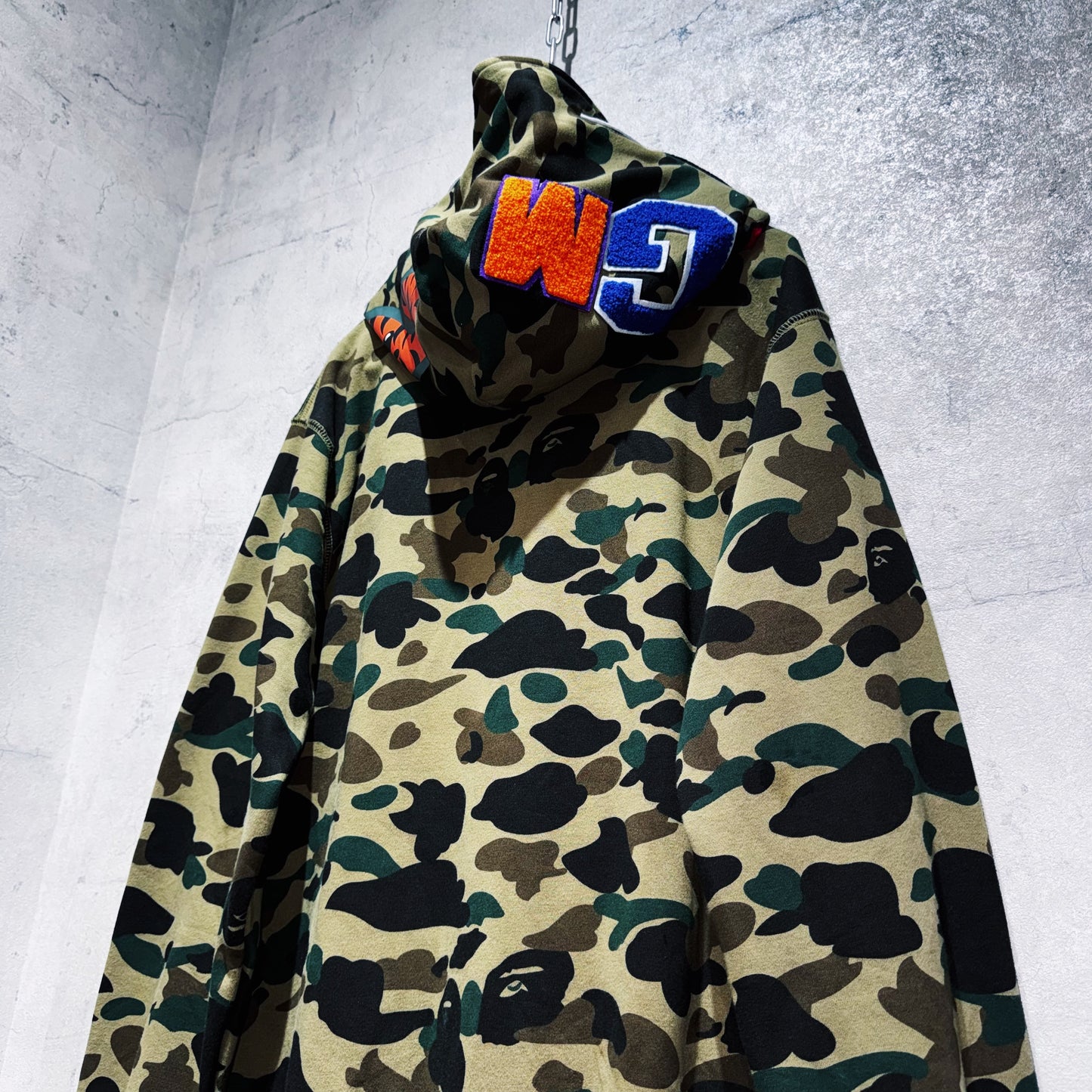 "A Bathing Ape"shark head camouflage pattern zip-up hoodie