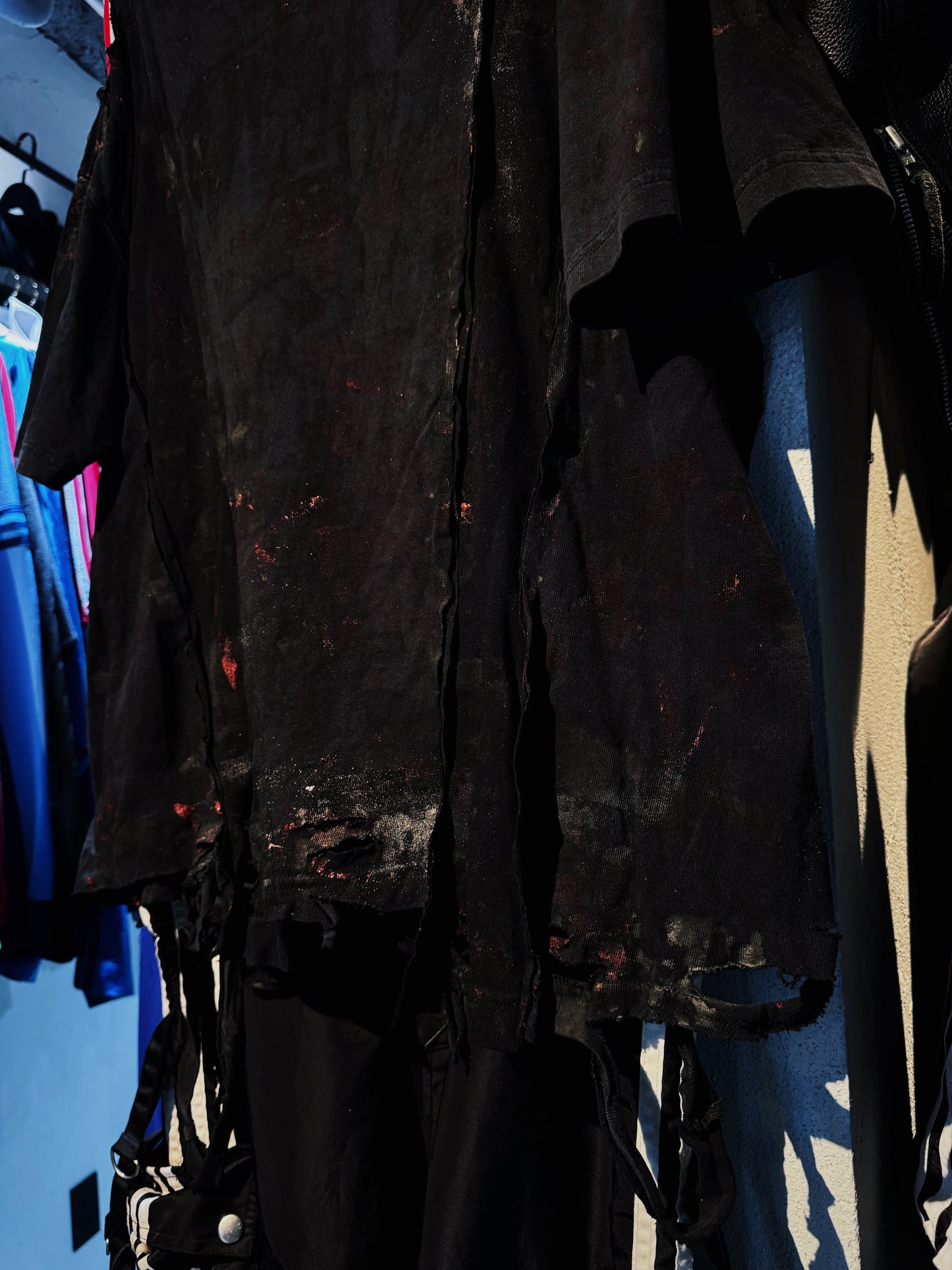 "vivid notes"The Anarchist's Layered Orbit black T-shirt