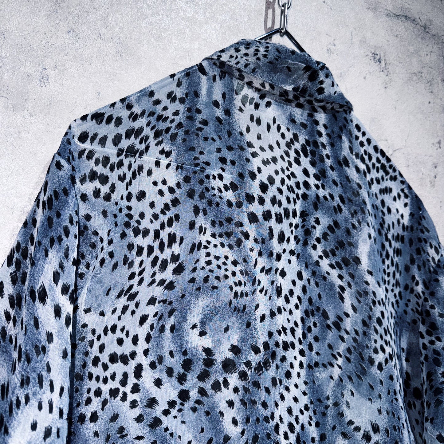 Leopard all over pattern sheer loose shirt
