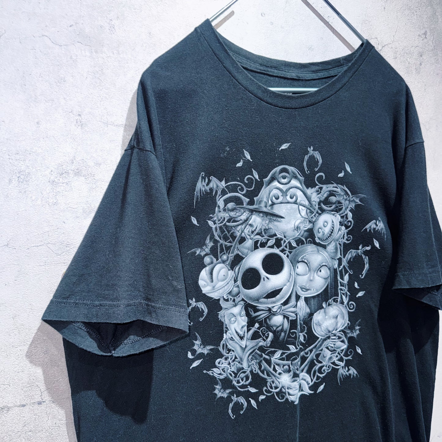 "Nightmare before Christmas"characters graphic print design T shirt