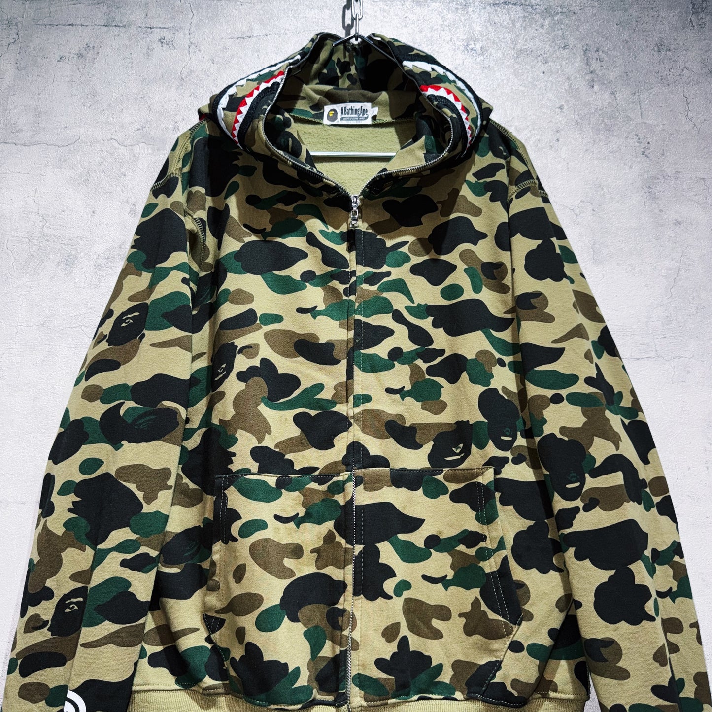 "A Bathing Ape"shark head camouflage pattern zip-up hoodie