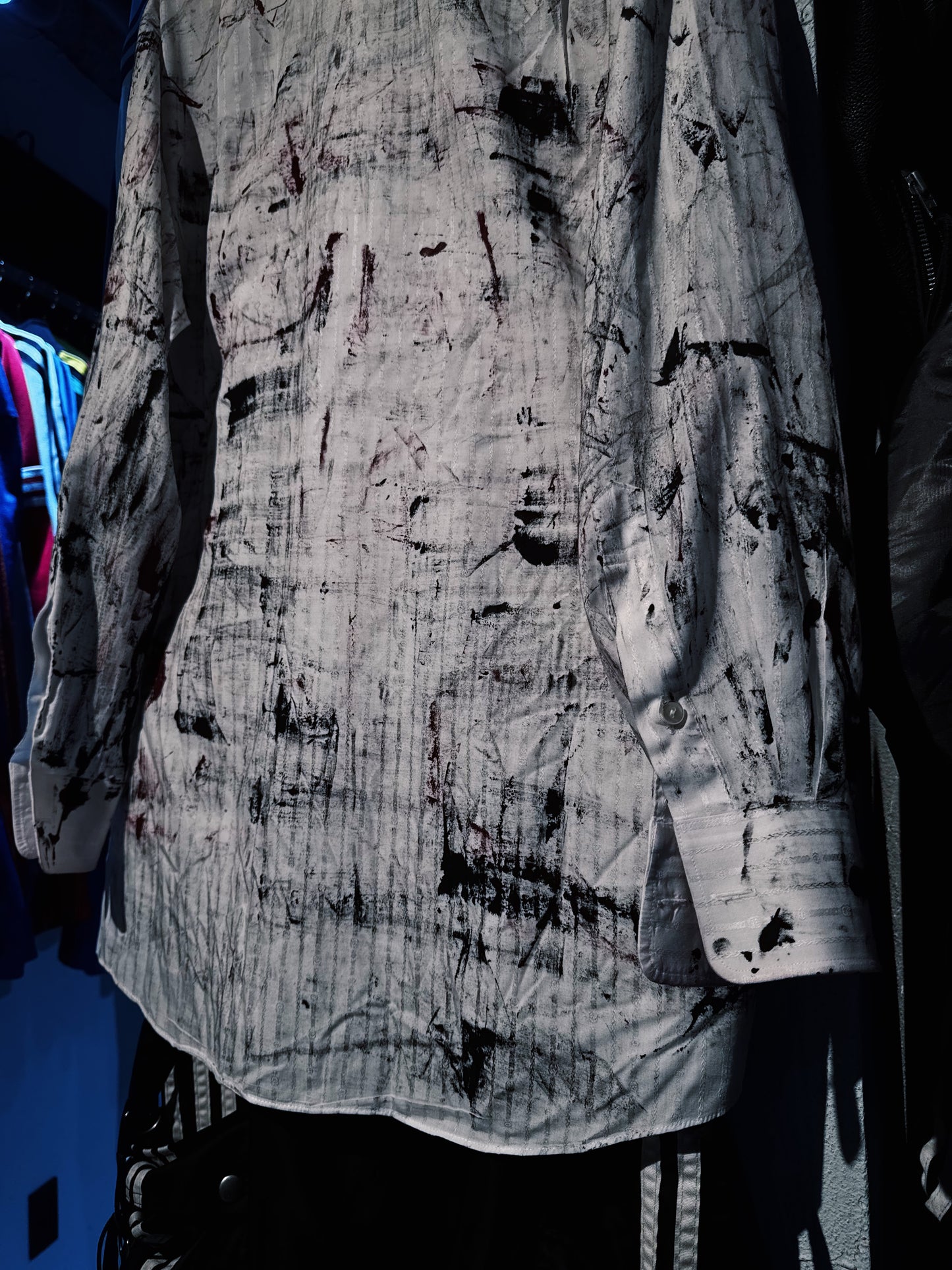"vivid notes"The Anarchist's painting design studs Orbit shirt