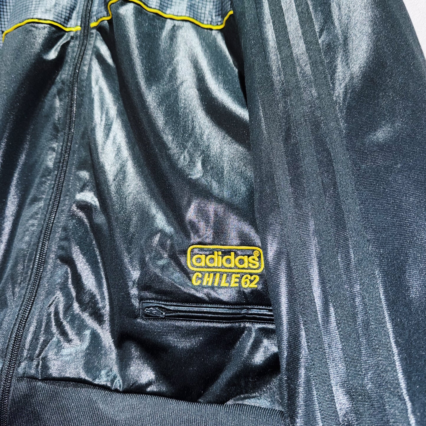 "ADIDAS Originals CHILE62”Trefoil design track jacket