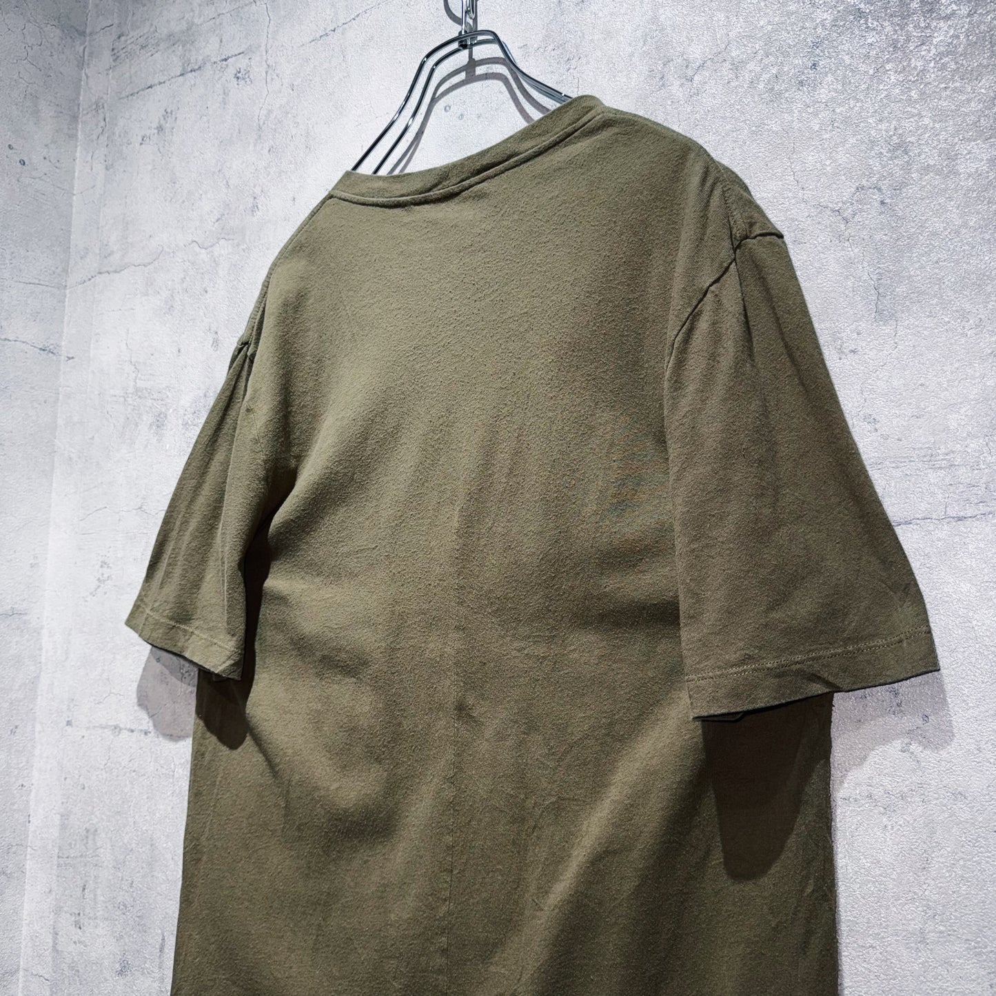 "HELMUT LANG"graphic long design olive color T shirt