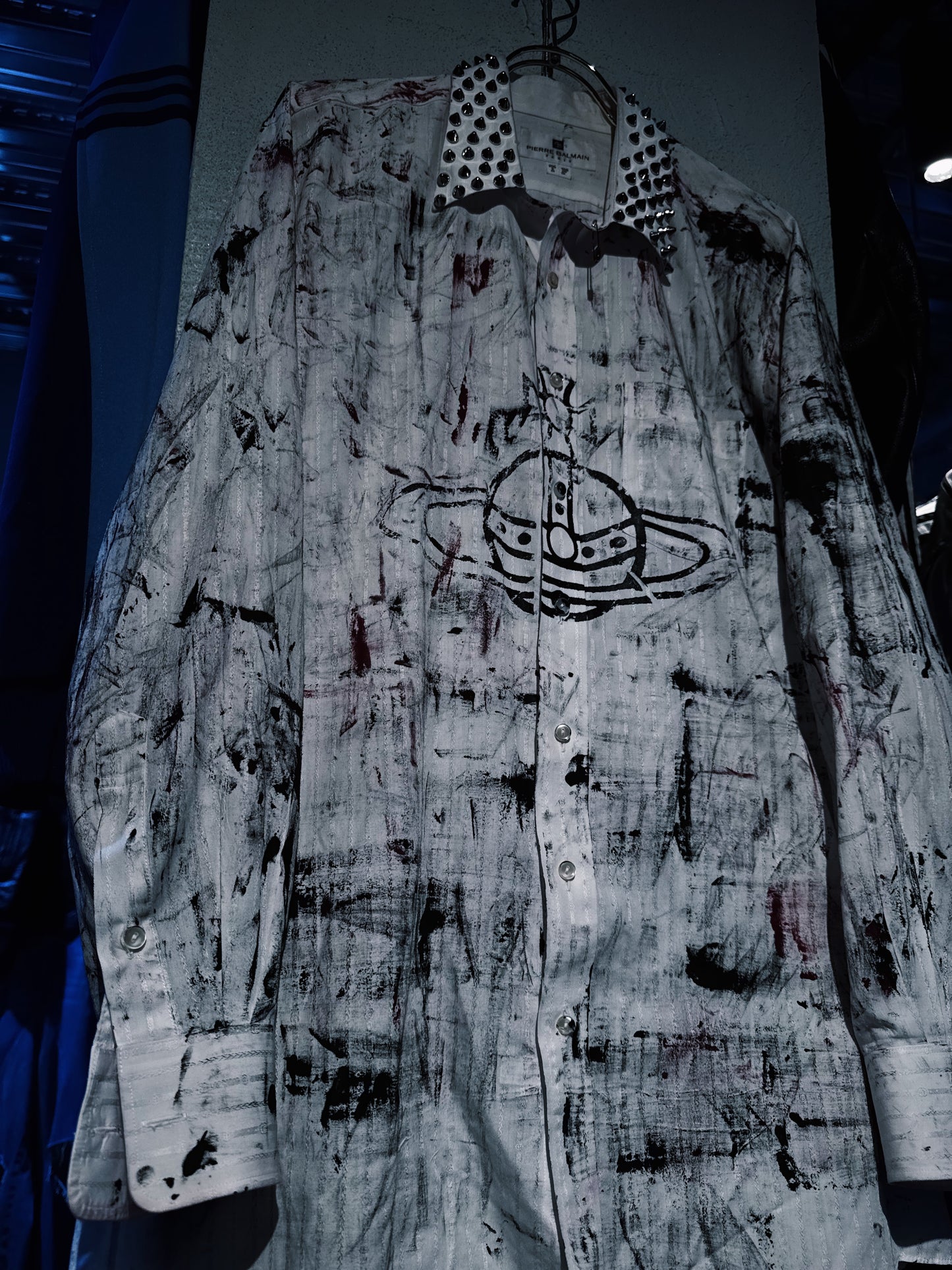 "vivid notes"The Anarchist's painting design studs Orbit shirt