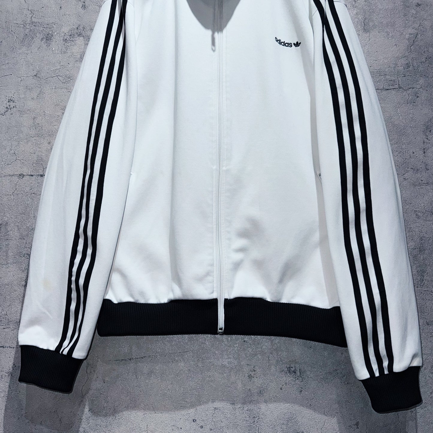 "ADIDAS Originals"monotone color design track jacket