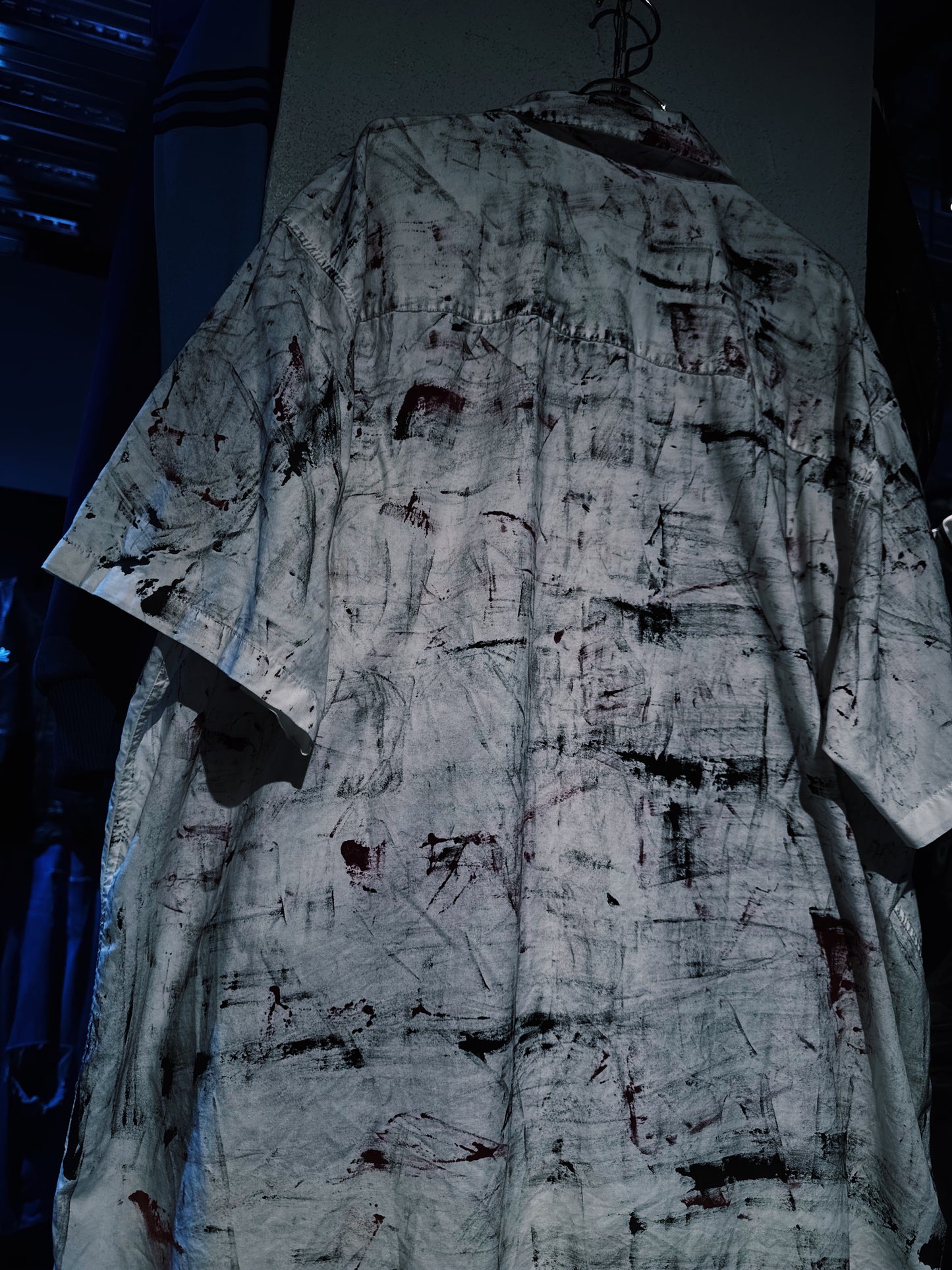vivid notes"The Anarchist's short sleeve Orbit shirt