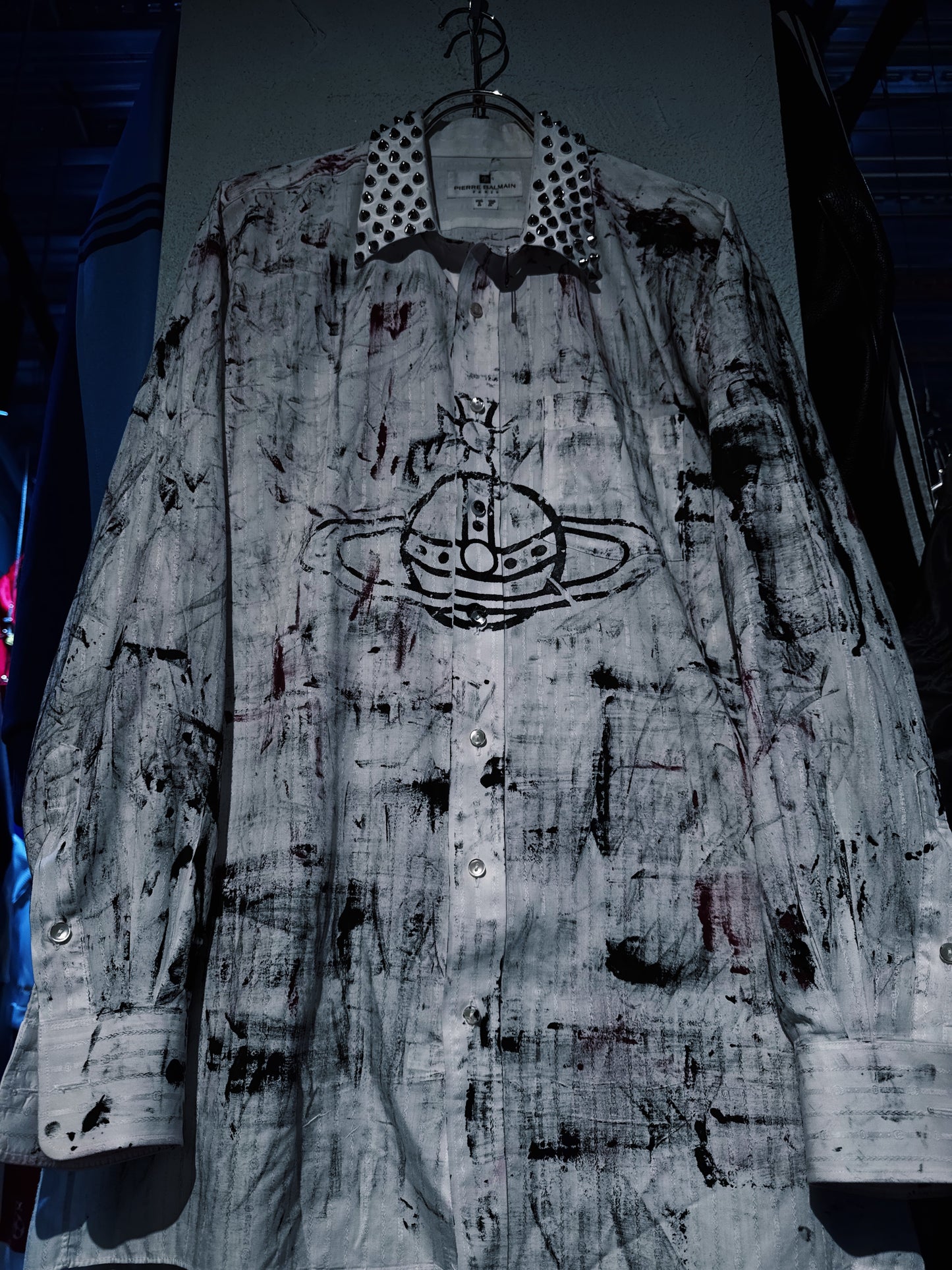 "vivid notes"The Anarchist's painting design studs Orbit shirt