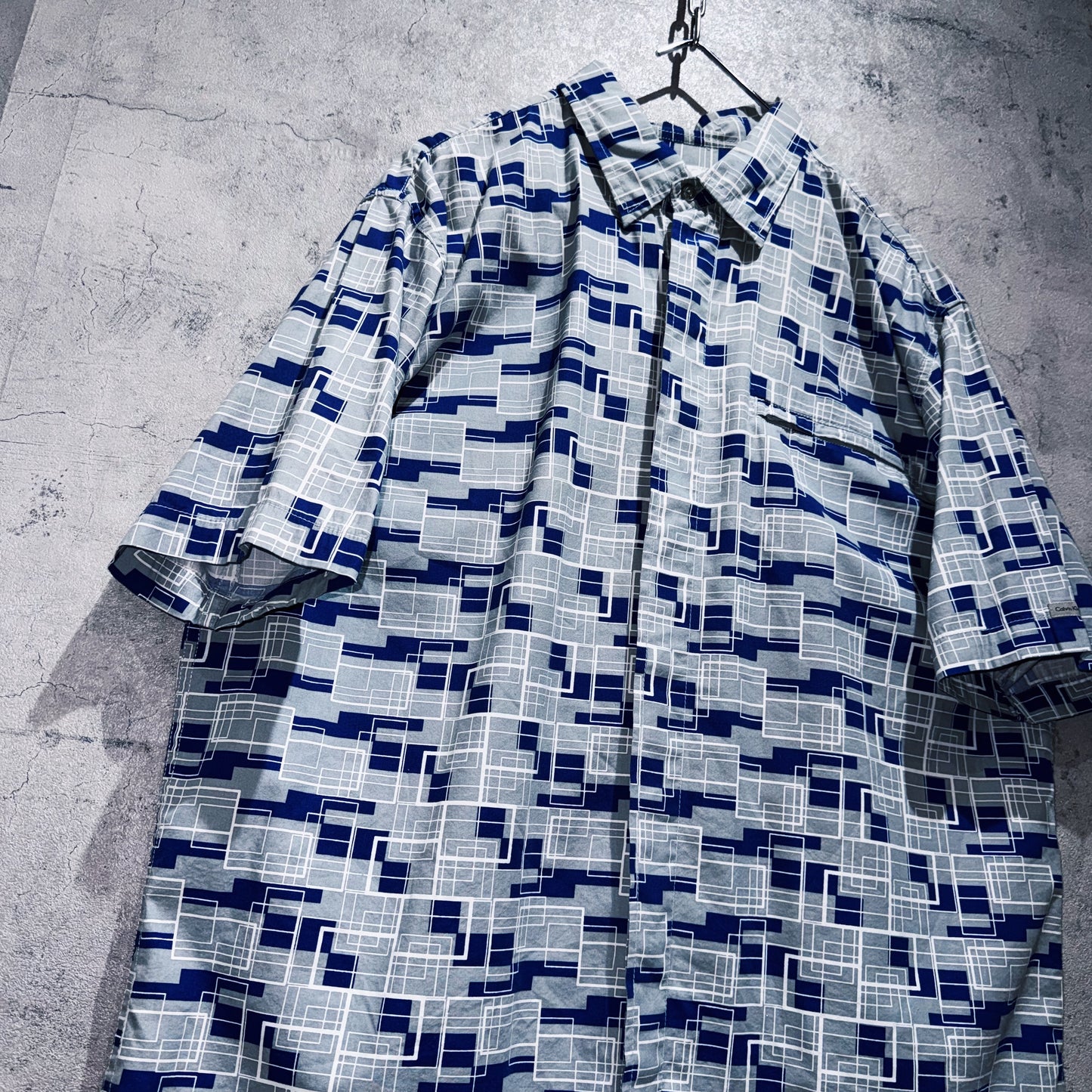 "Calvin Klein"all over pattern short sleeve shirt