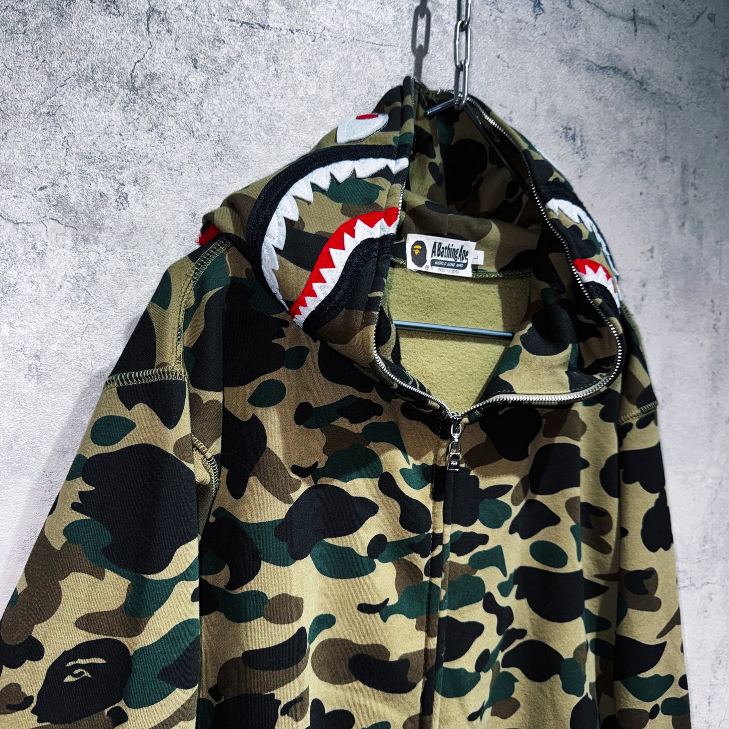"A Bathing Ape"shark head camouflage pattern zip-up hoodie