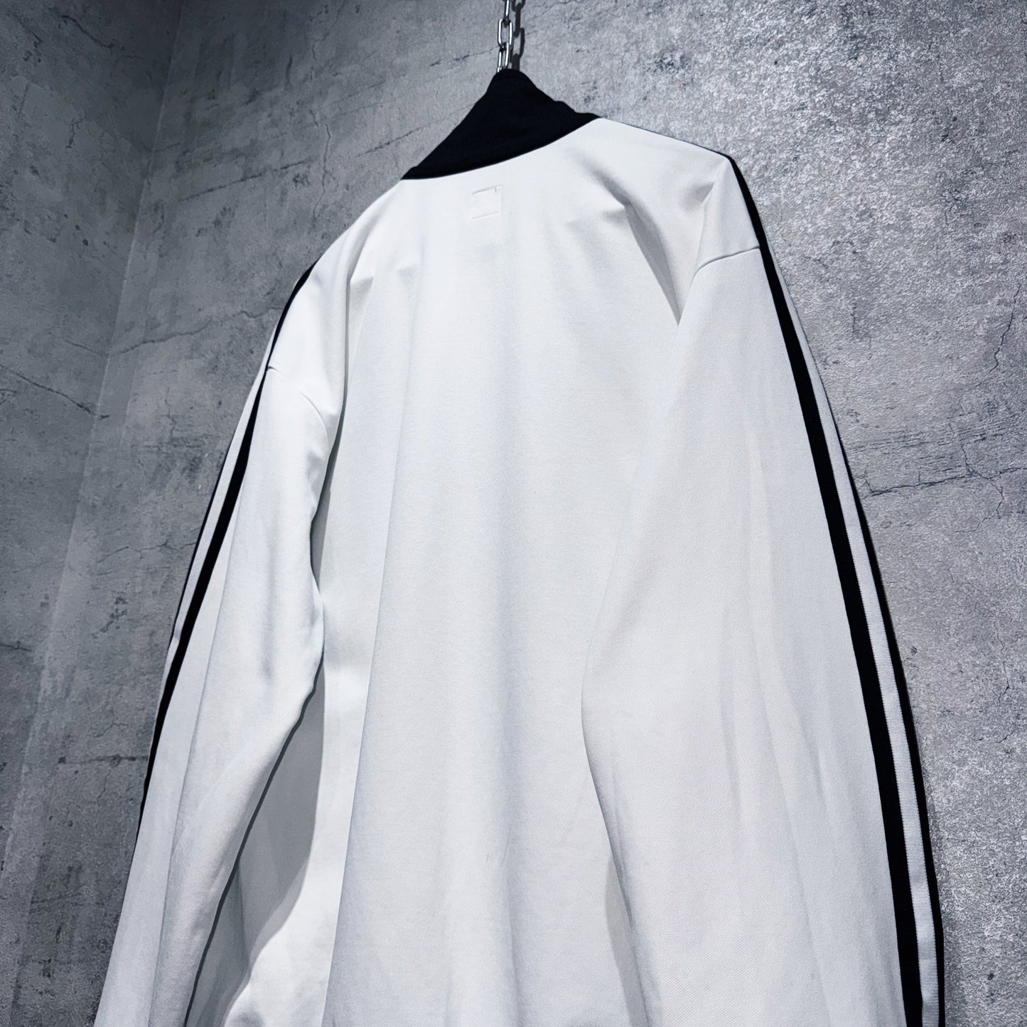 "ADIDAS Originals"monotone color design track jacket