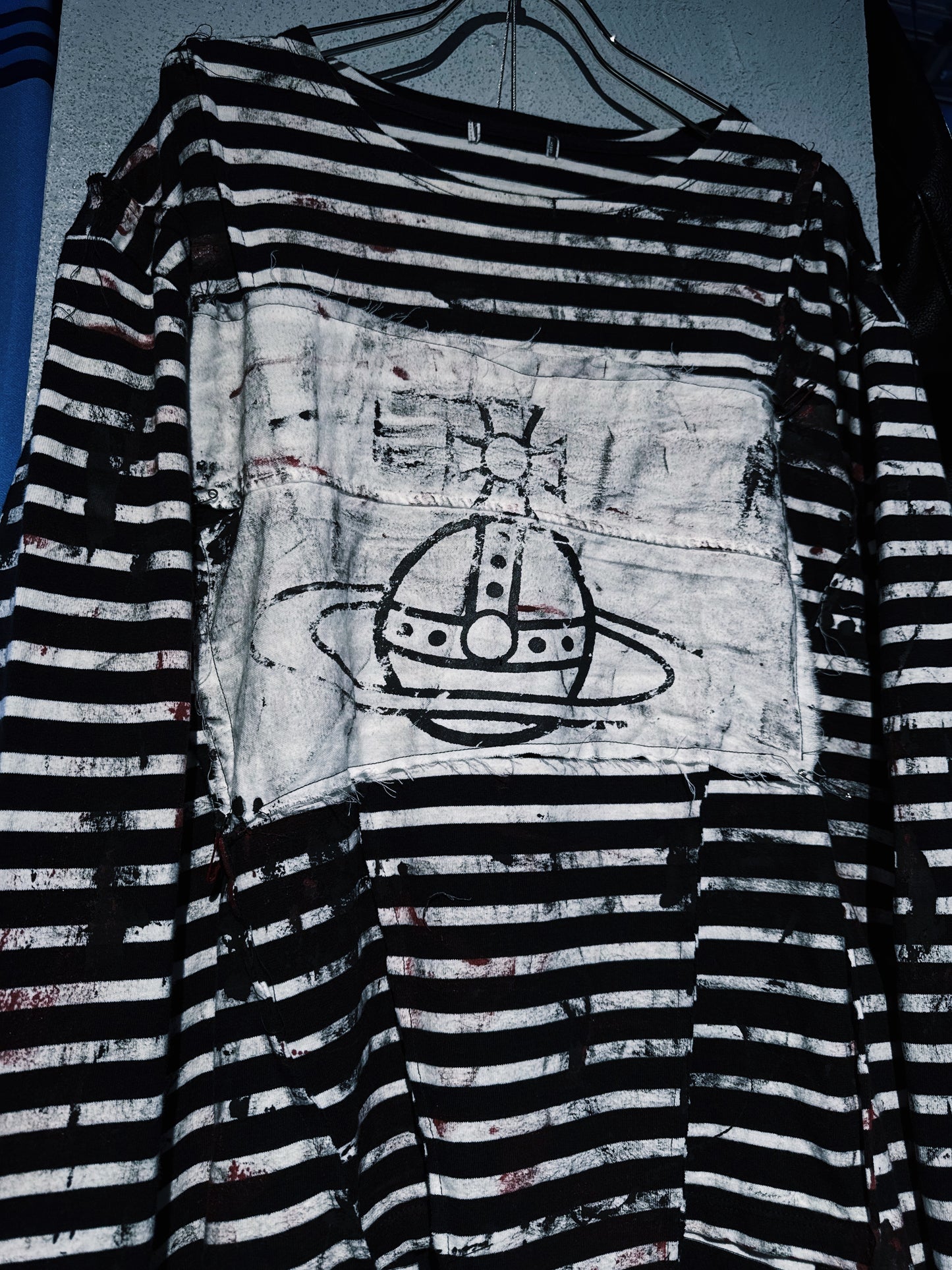 "vivid notes"The Anarchist's Layered Orbit border long sleeve T shirt