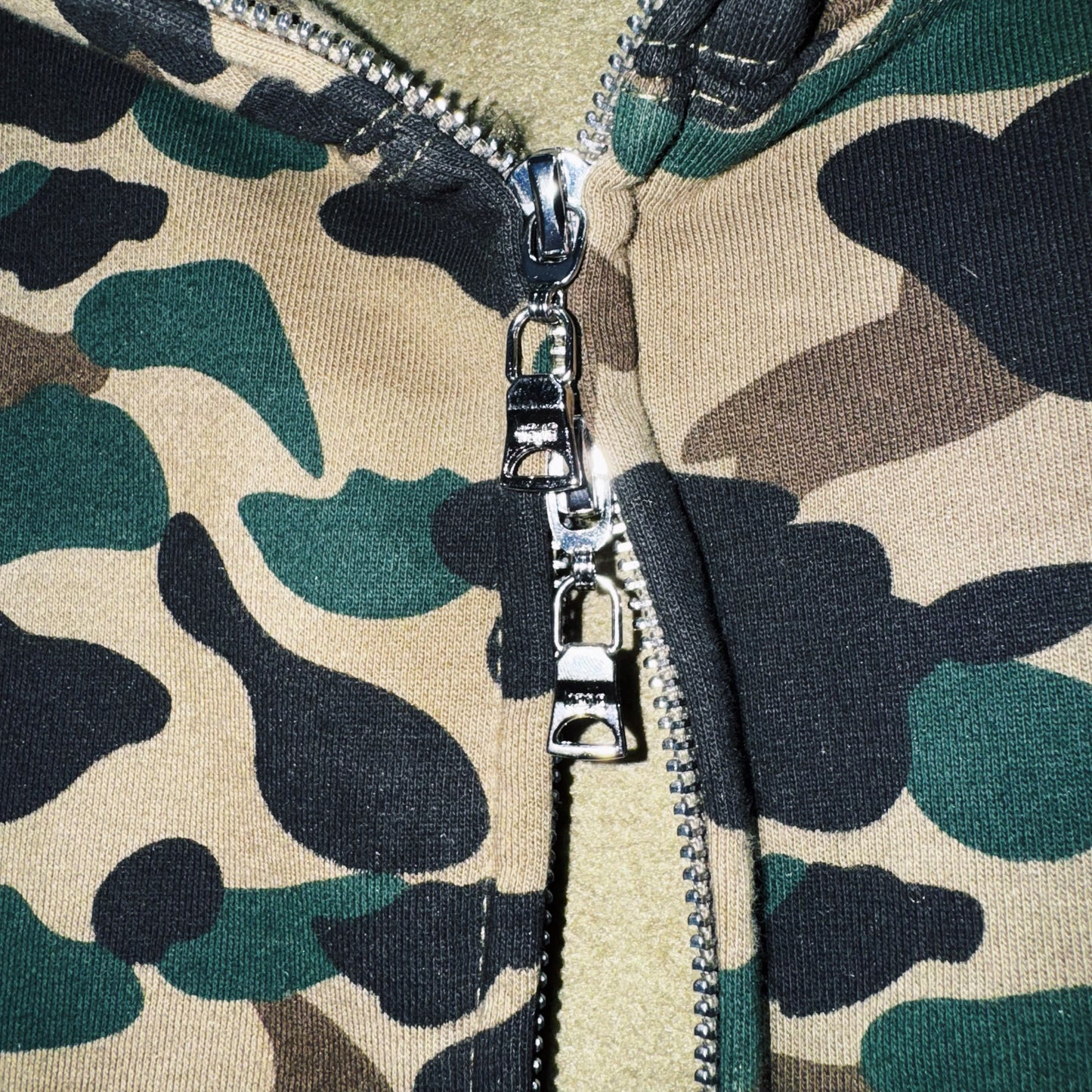 "A Bathing Ape"shark head camouflage pattern zip-up hoodie