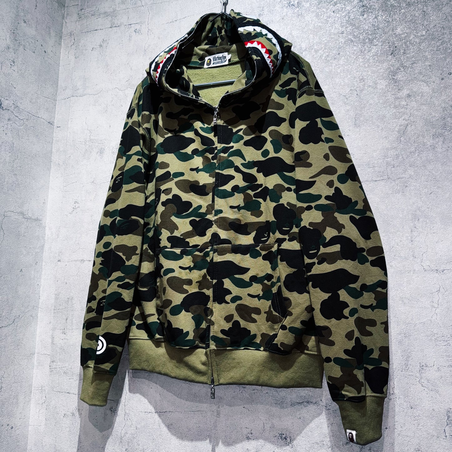 "A Bathing Ape"shark head camouflage pattern zip-up hoodie
