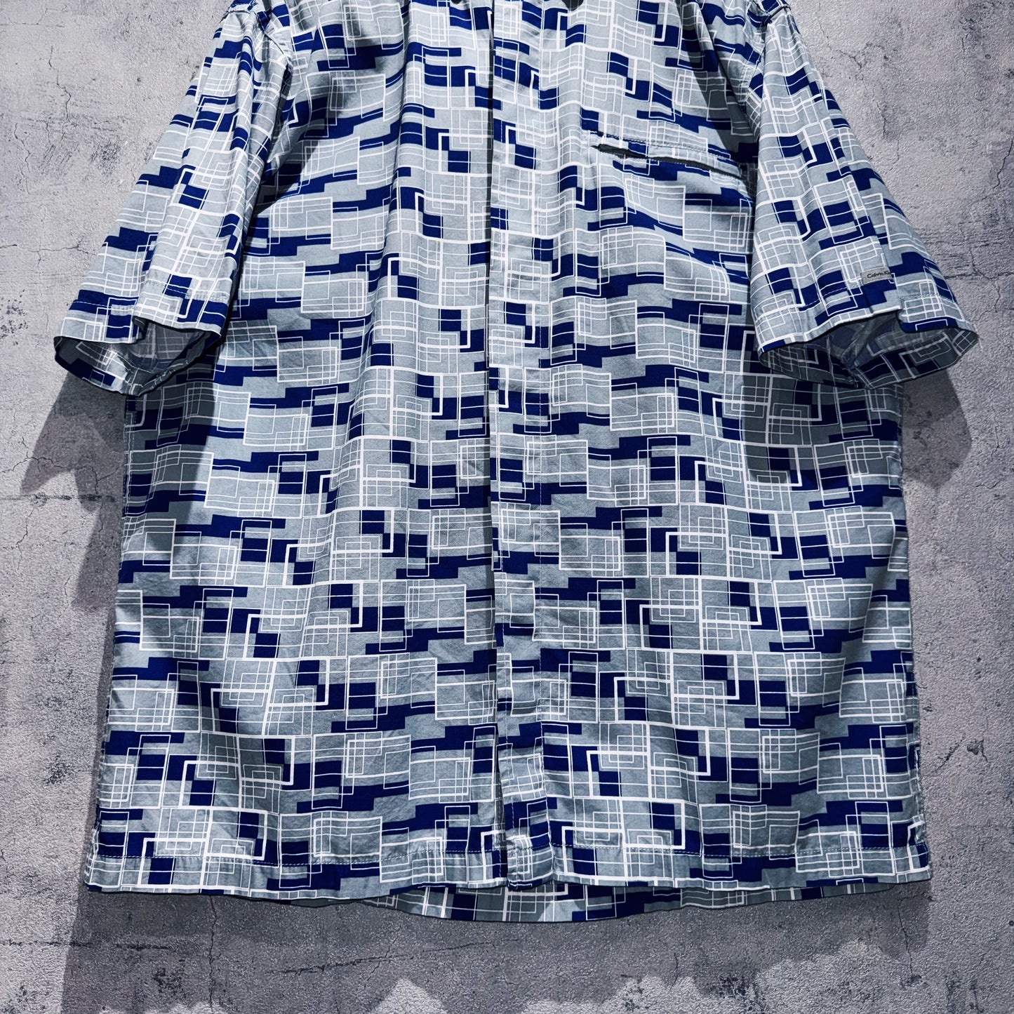 "Calvin Klein"all over pattern short sleeve shirt