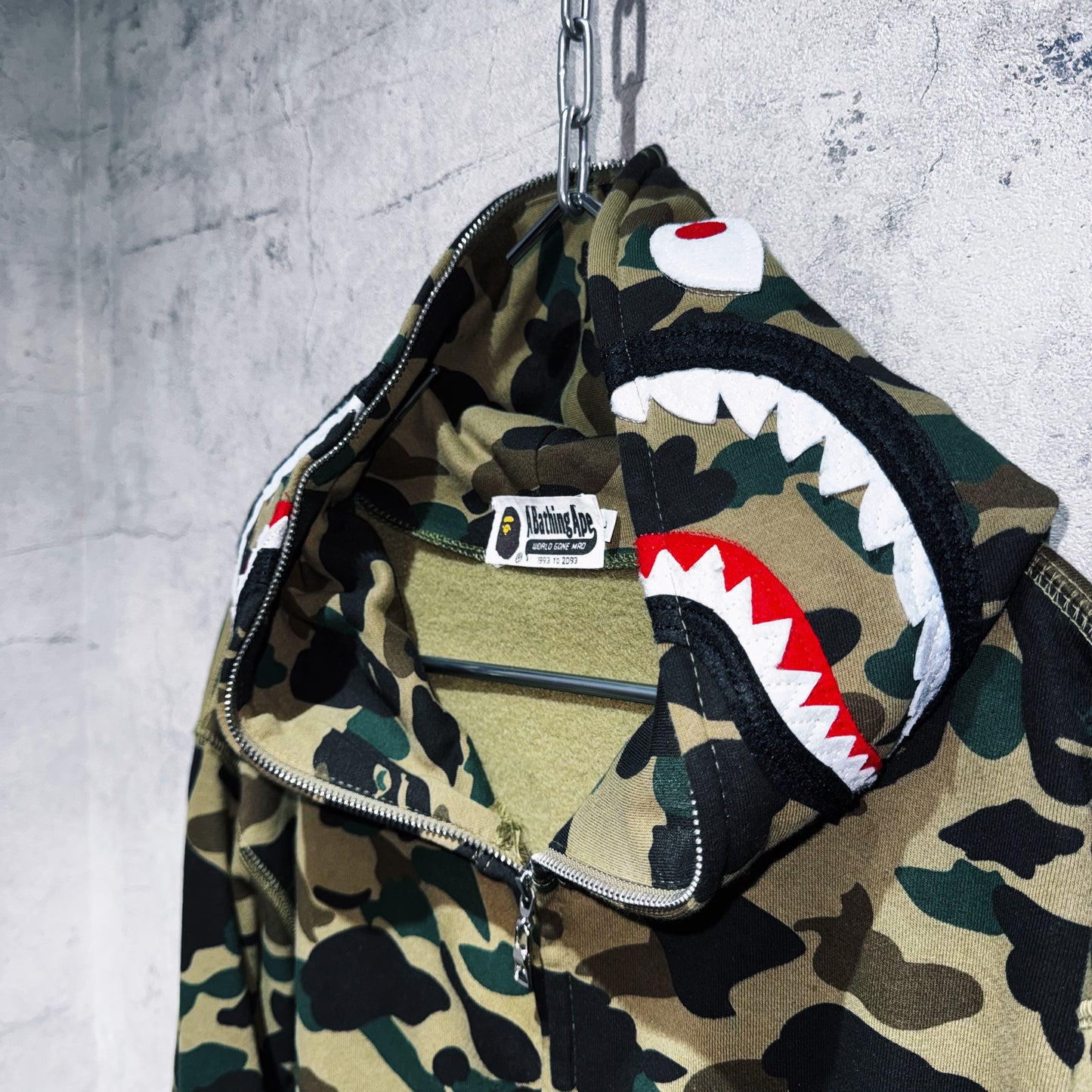 "A Bathing Ape"shark head camouflage pattern zip-up hoodie