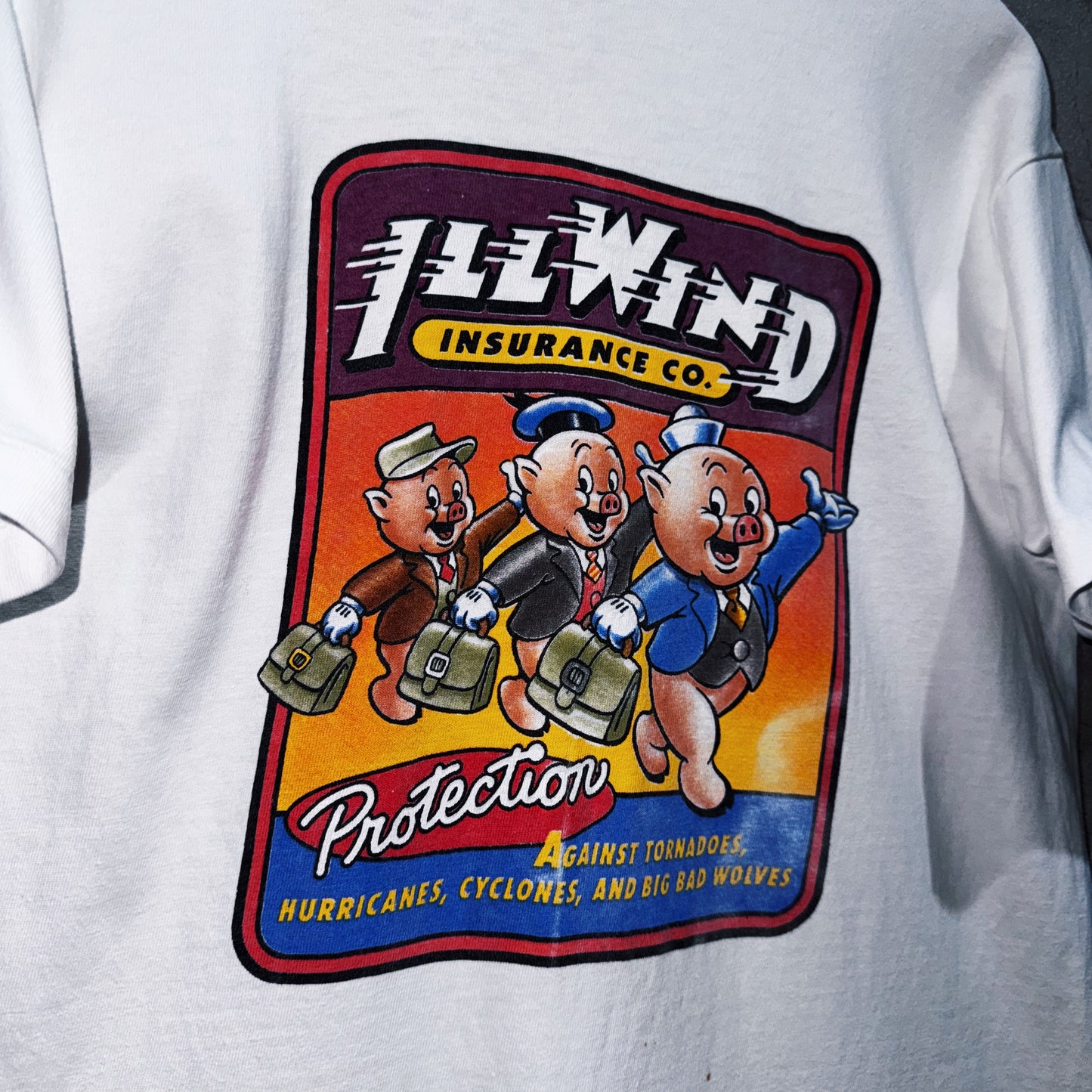 "The Three Little Pigs"ILL WIND INSURANCE co. graphic print design T shirt