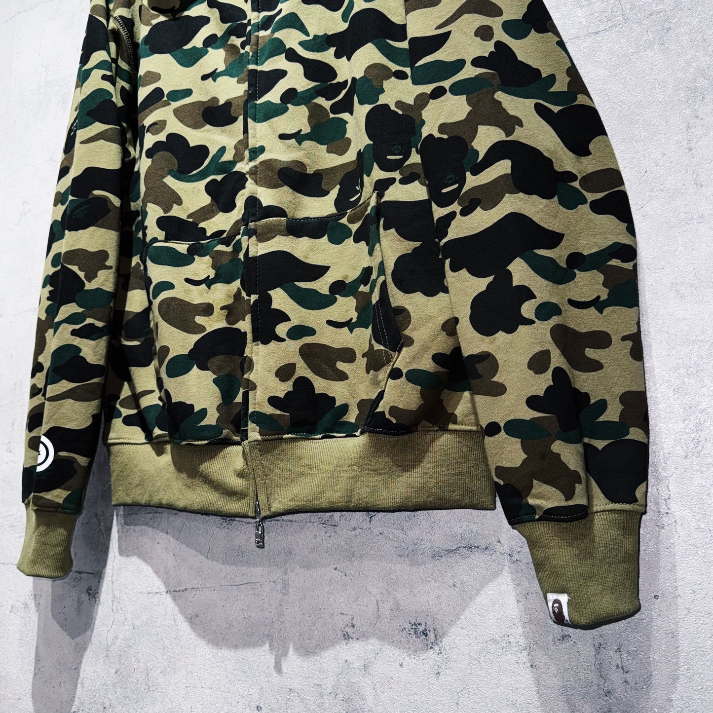 "A Bathing Ape"shark head camouflage pattern zip-up hoodie