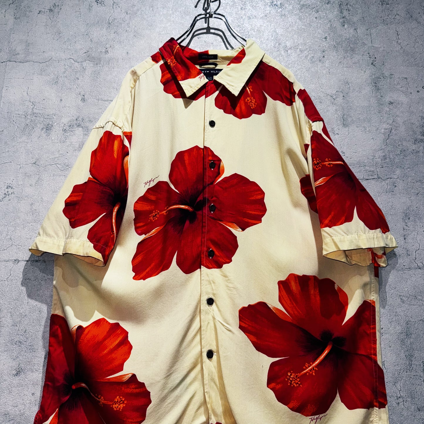 "TOMMY HILFIGER"hibiscus pattern design short sleeve rayon Aloha shirt