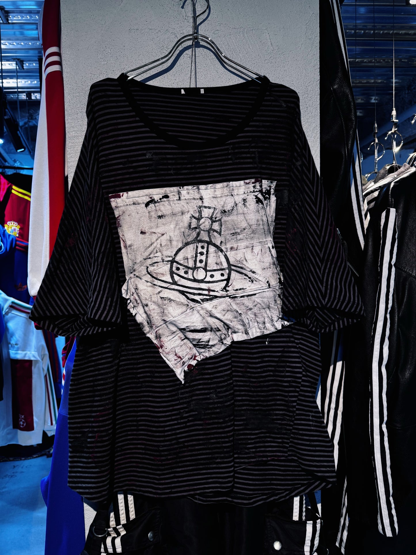 "vivid notes"The Anarchist's Layered Orbit T-shirt