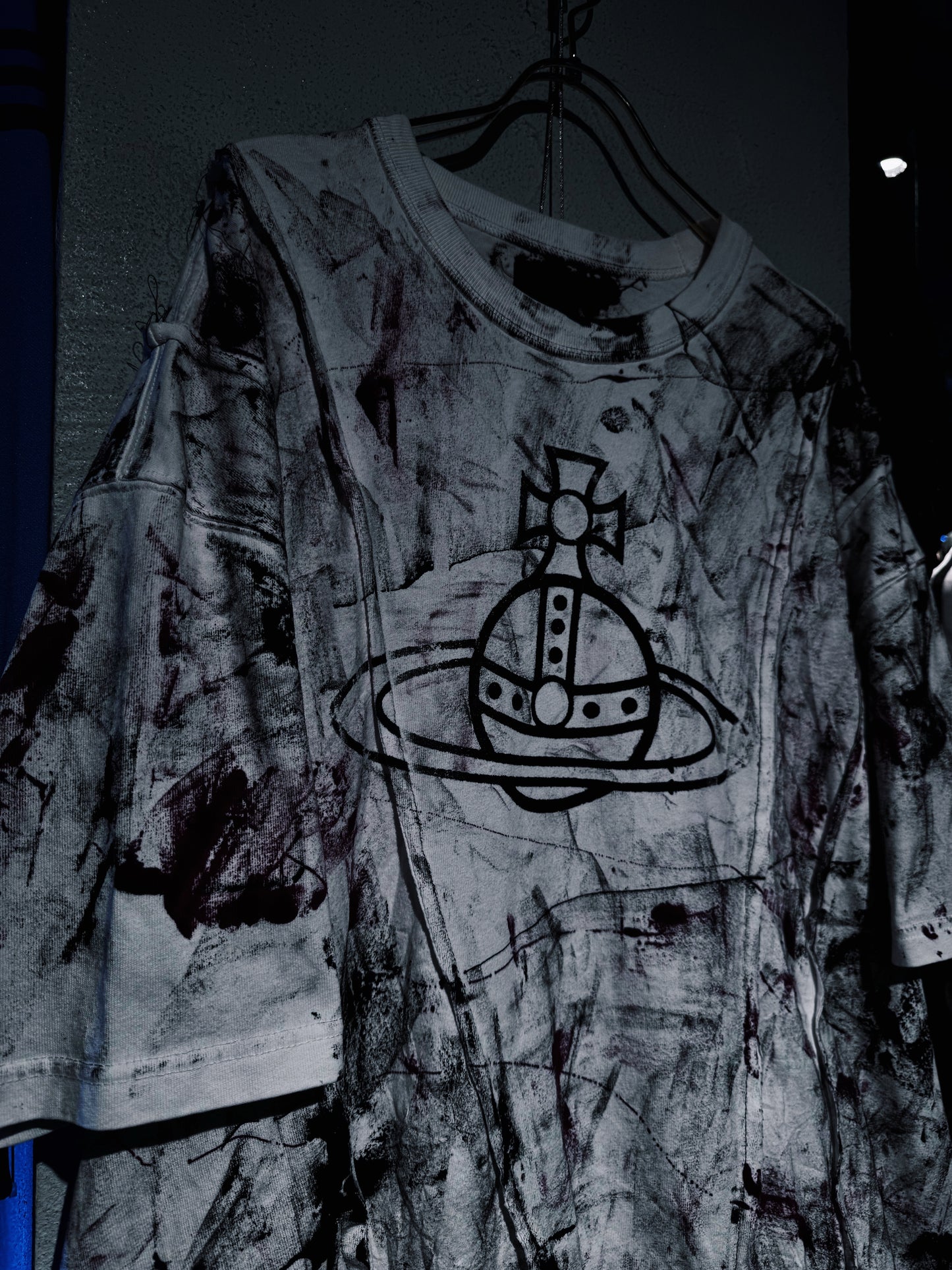 "vivid notes"The Anarchist's Layered Orbit T-shirt