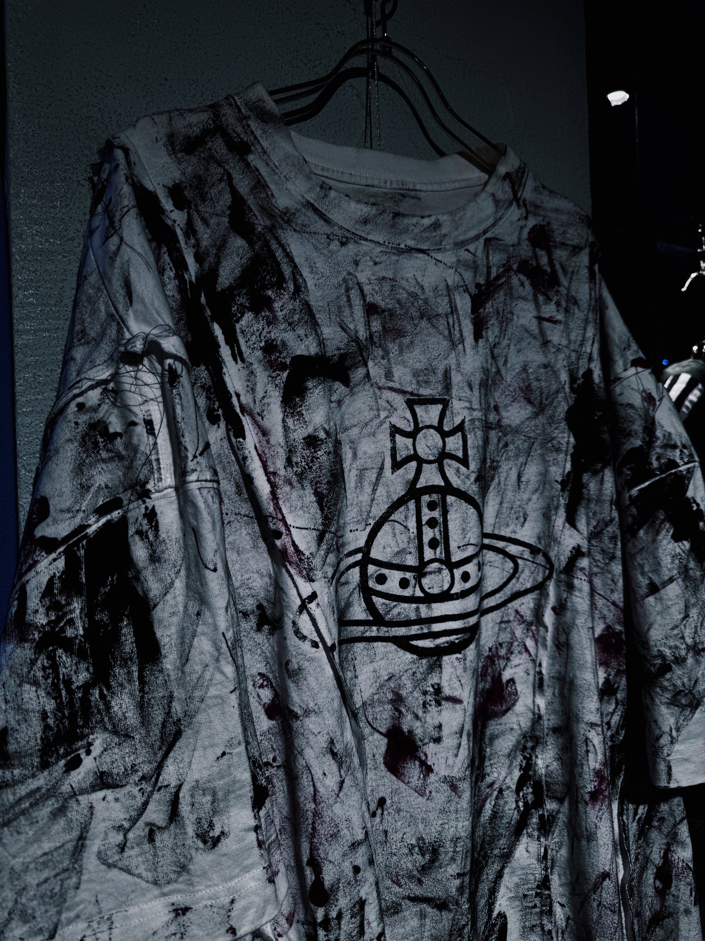 "vivid notes"The Anarchist's Layered Orbit T-shirt