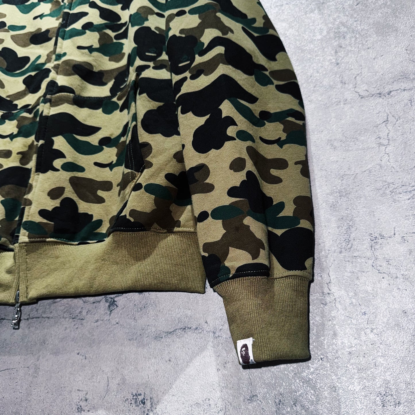 "A Bathing Ape"shark head camouflage pattern zip-up hoodie