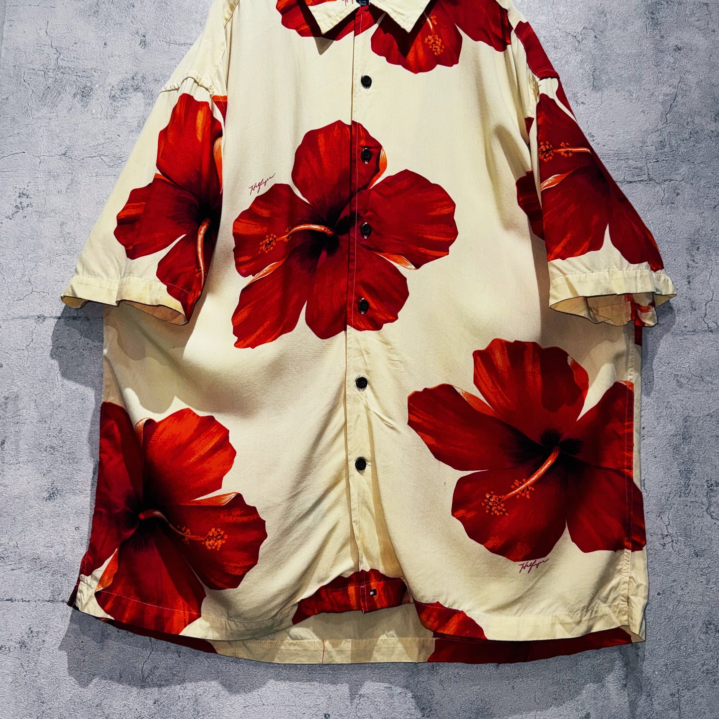 "TOMMY HILFIGER"hibiscus pattern design short sleeve rayon Aloha shirt