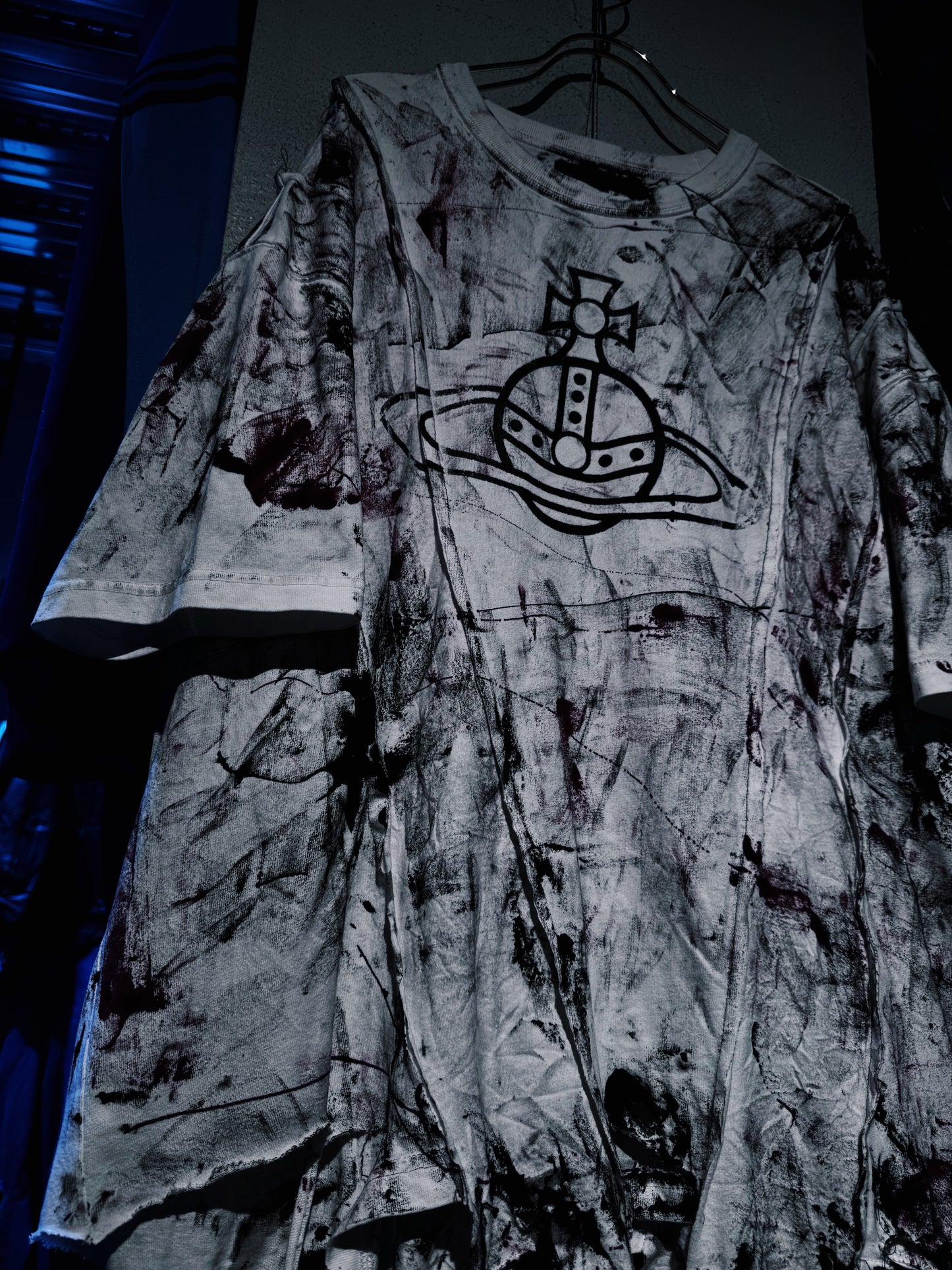 "vivid notes"The Anarchist's Layered Orbit T-shirt