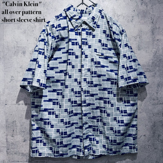 "Calvin Klein"all over pattern short sleeve shirt