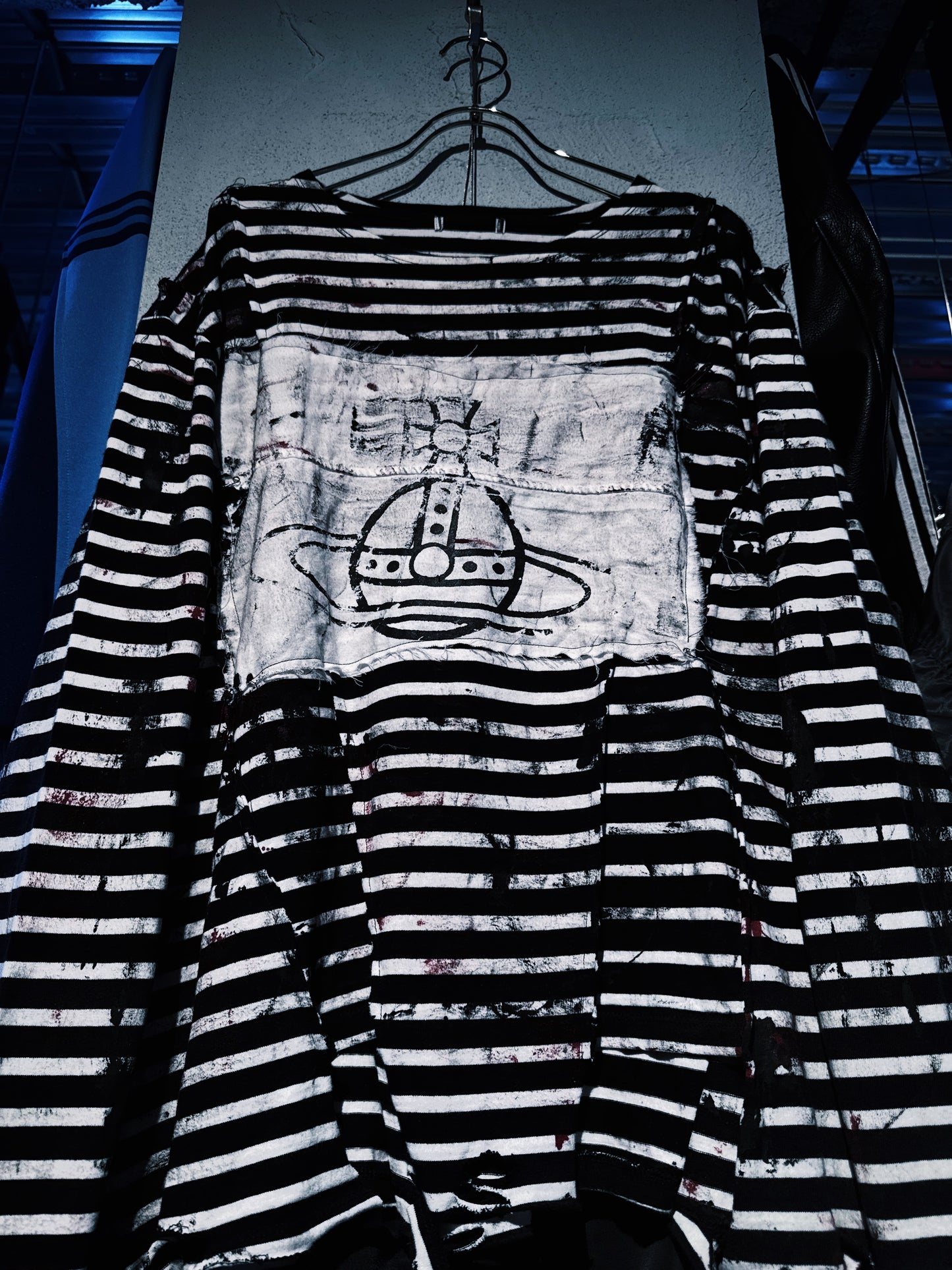 "vivid notes"The Anarchist's Layered Orbit border long sleeve T shirt