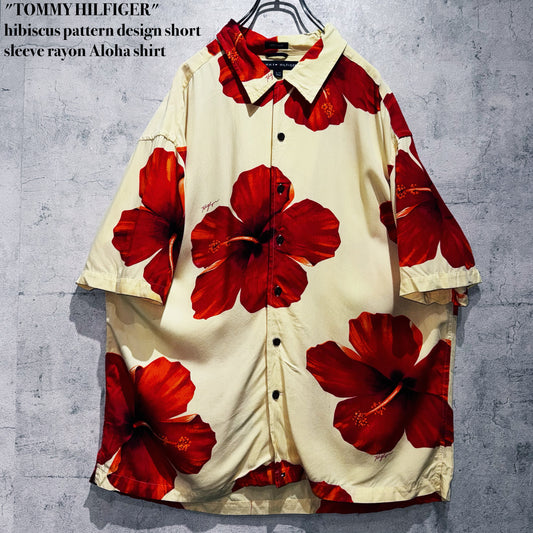 "TOMMY HILFIGER"hibiscus pattern design short sleeve rayon Aloha shirt