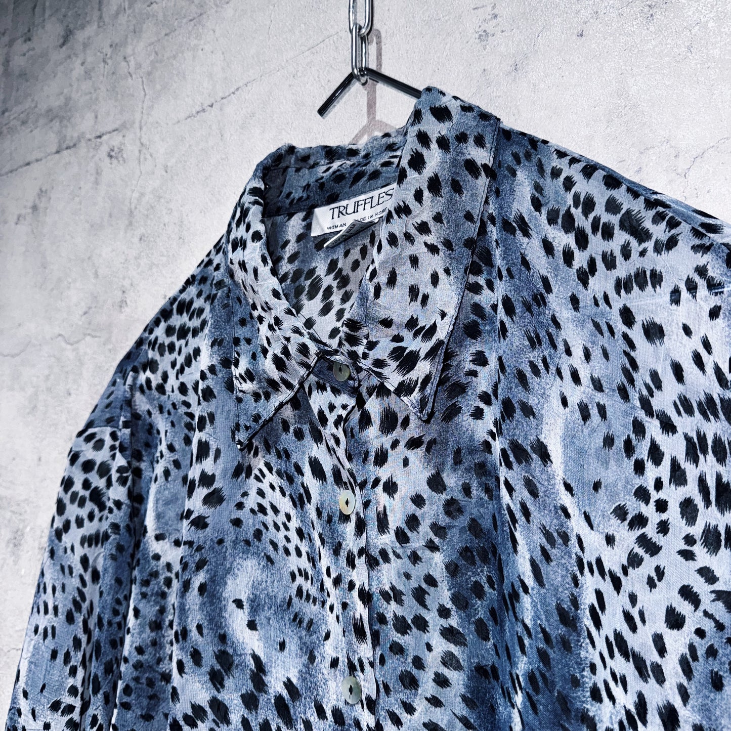 Leopard all over pattern sheer loose shirt