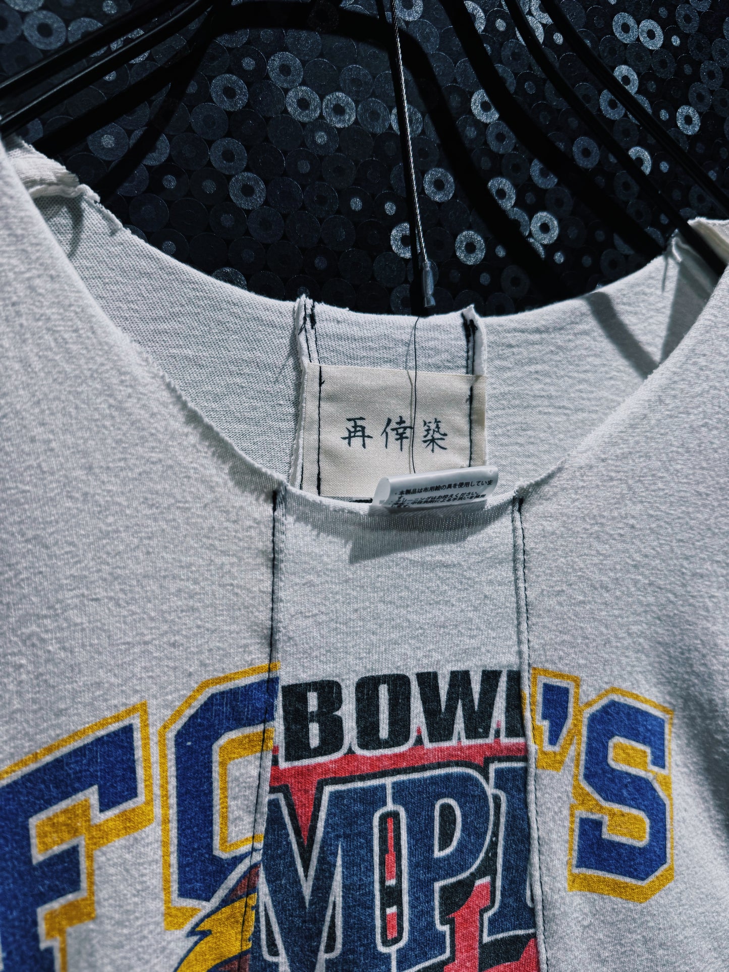 【ÆIEM】再倖築 “Split Championship” Docking No Sleeve T-shirt