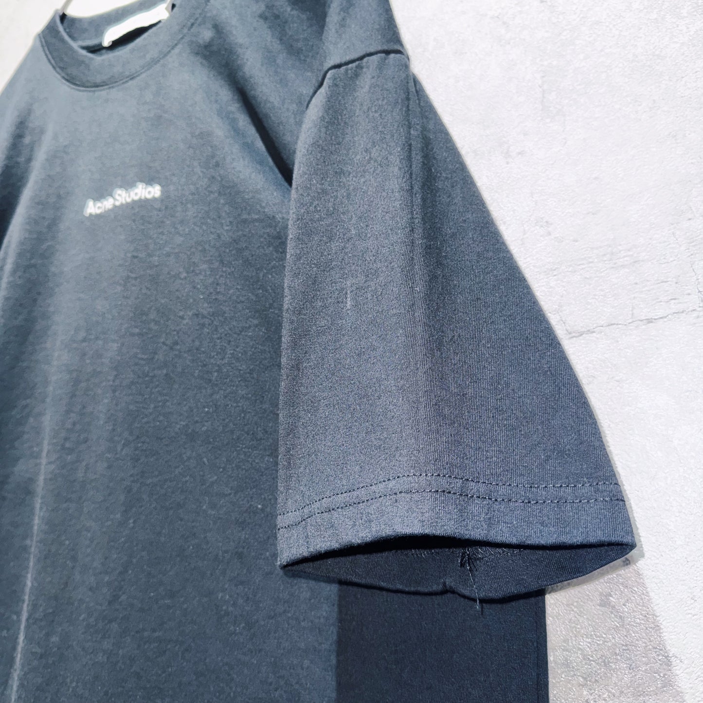 "Acne Studios"logo graphic print design T shirt