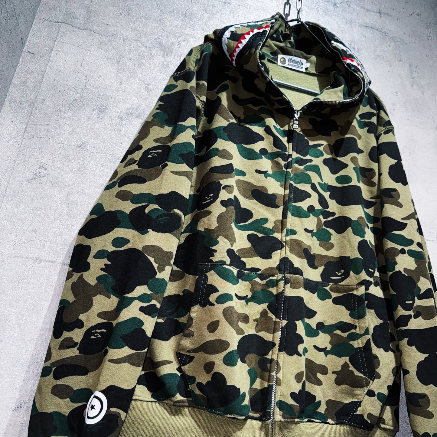 "A Bathing Ape"shark head camouflage pattern zip-up hoodie