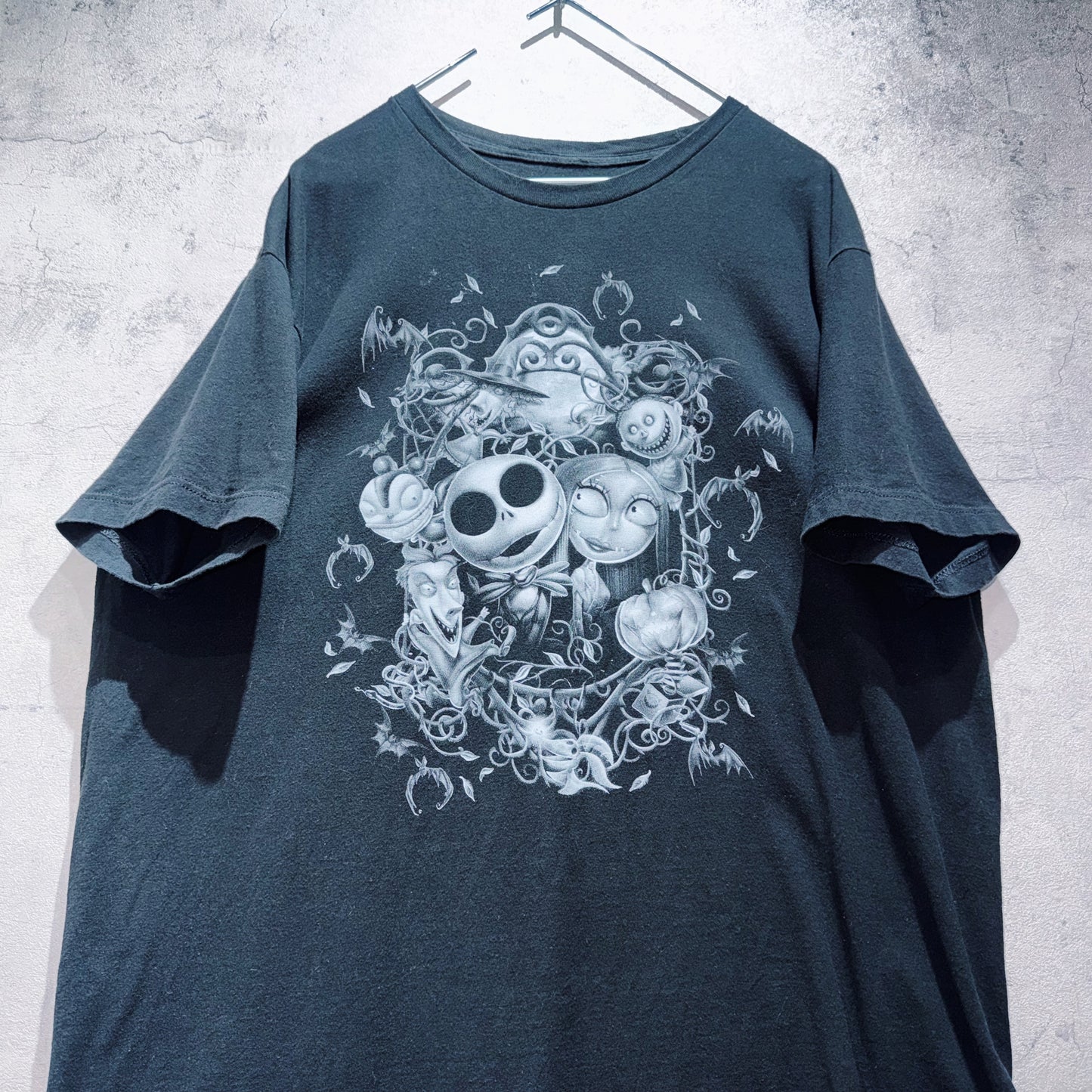 "Nightmare before Christmas"characters graphic print design T shirt