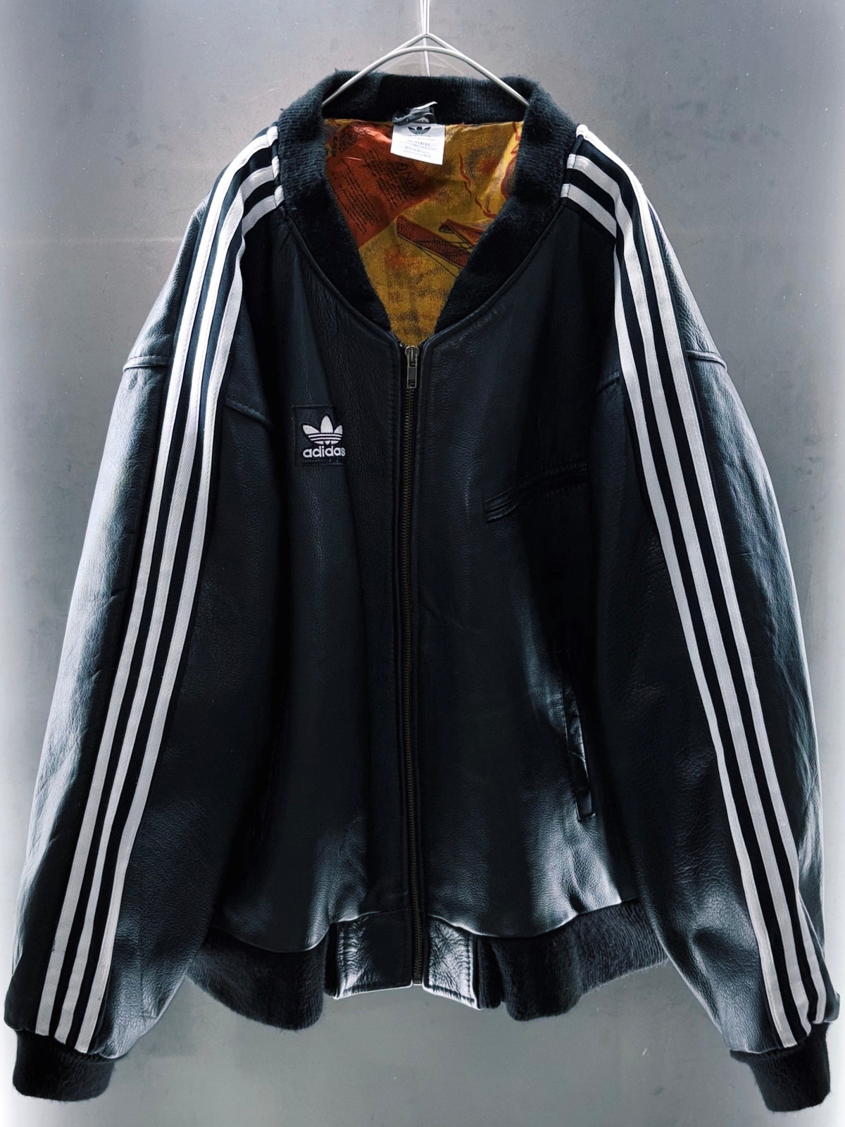 special "original re:meke" vintage
"adidas"× vintage bull leather jacket three strip edition