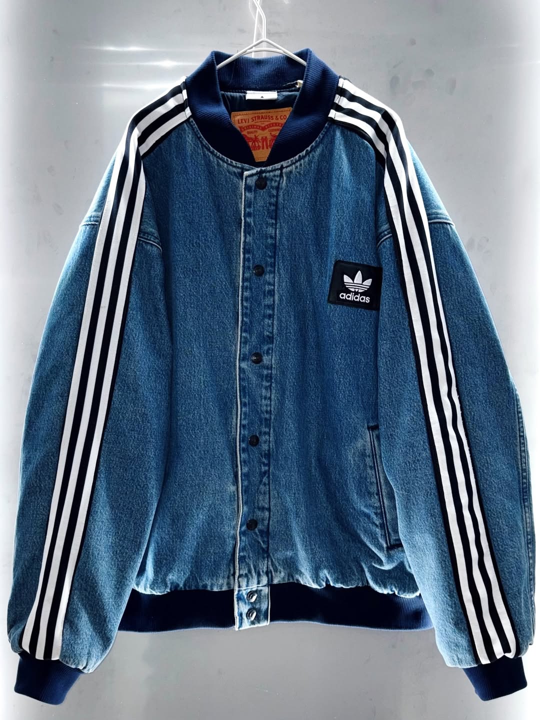 special Original Re:make
"adidasxLEVI'S" denim jacket