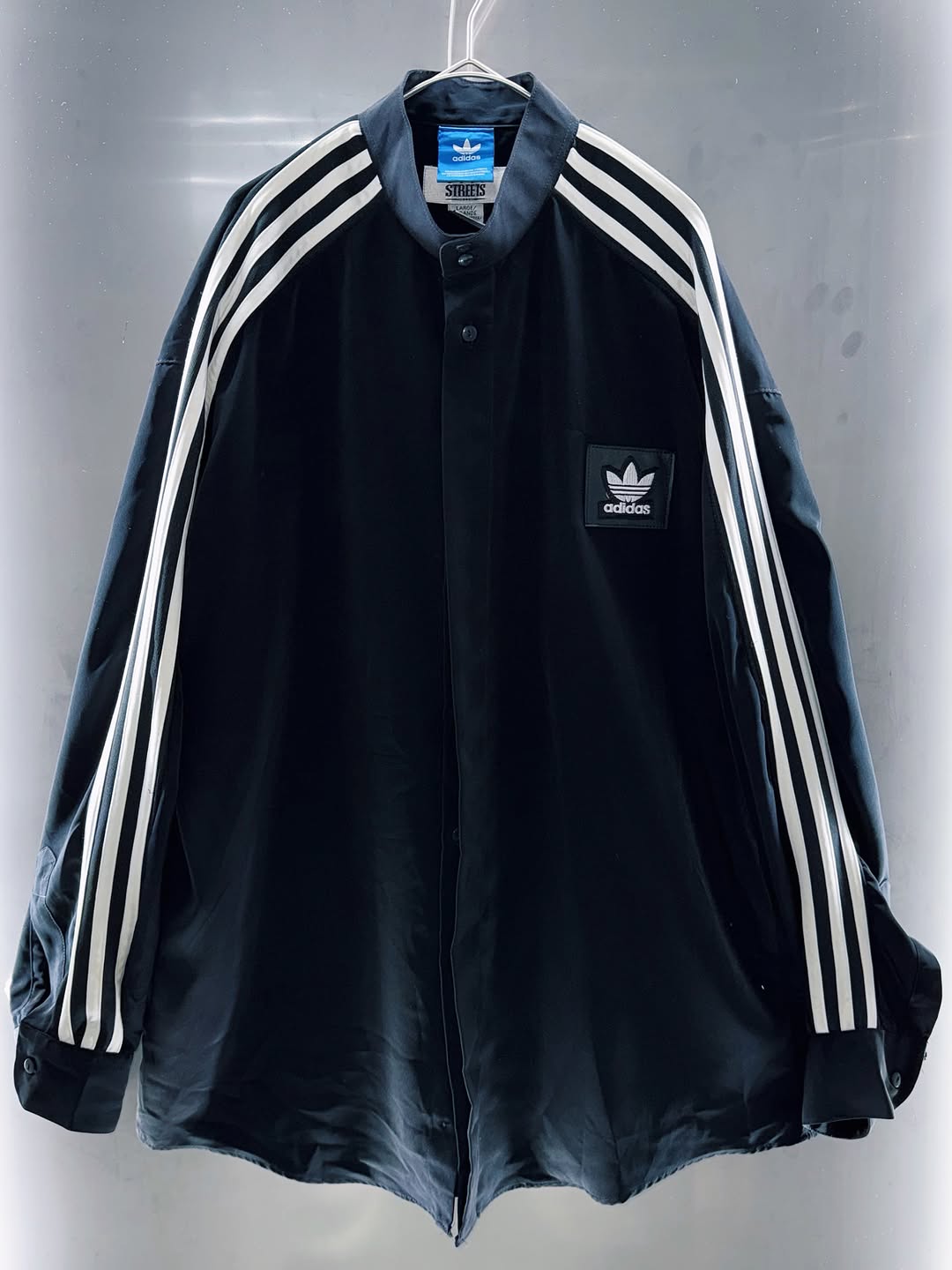 special "original re:meke" vintage
"adidas"× vintage loose shirt three strip edition