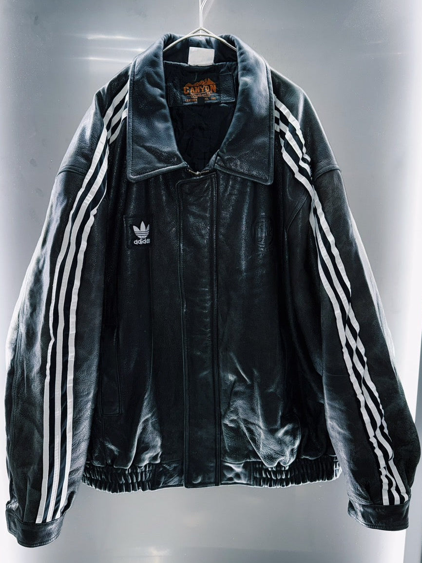 special "original re:meke" vintage
"adidas"x vintage leather jacket three strip edition