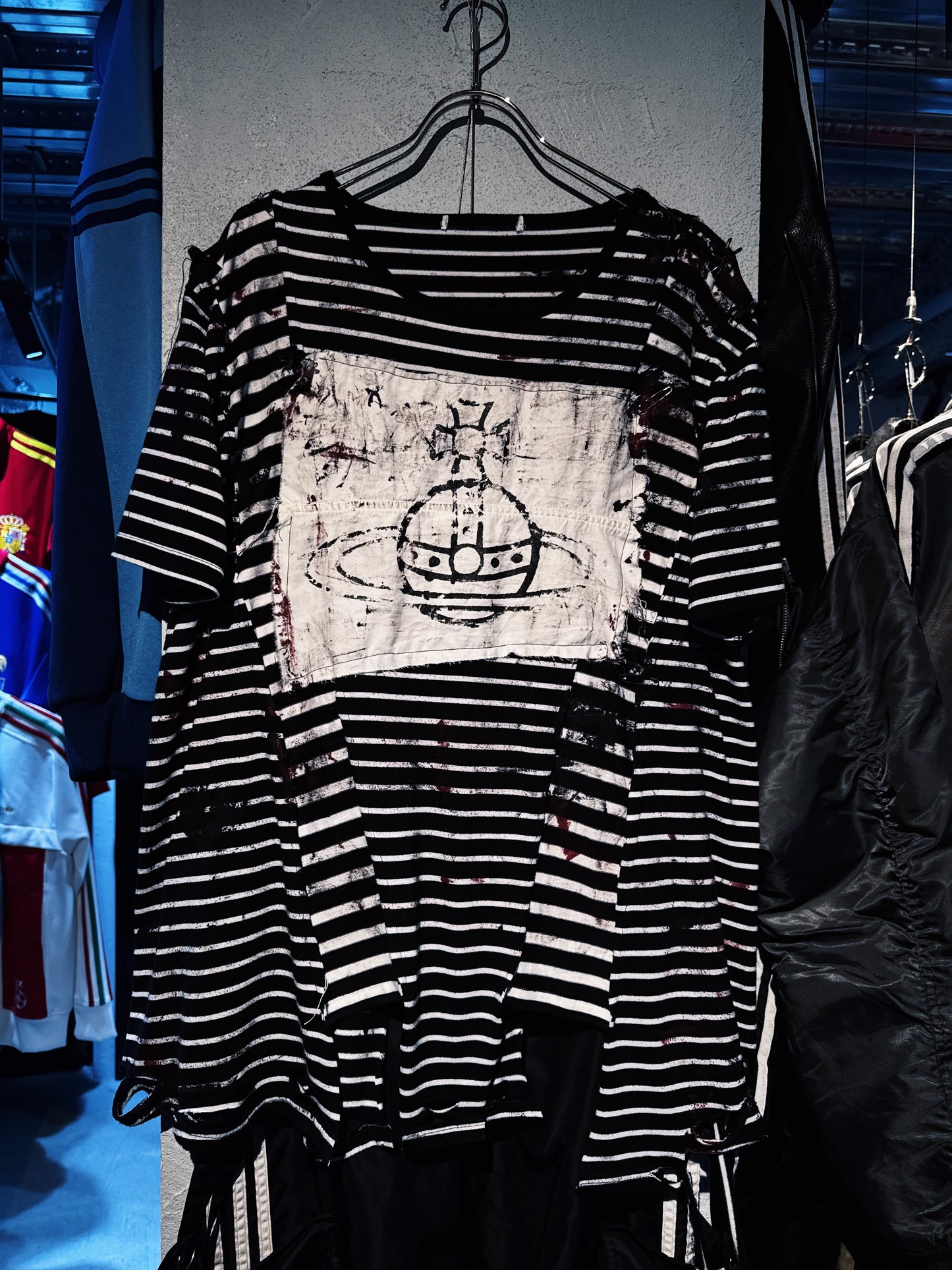 "vivid notes"The Anarchist's Layered Orbit T-shirt